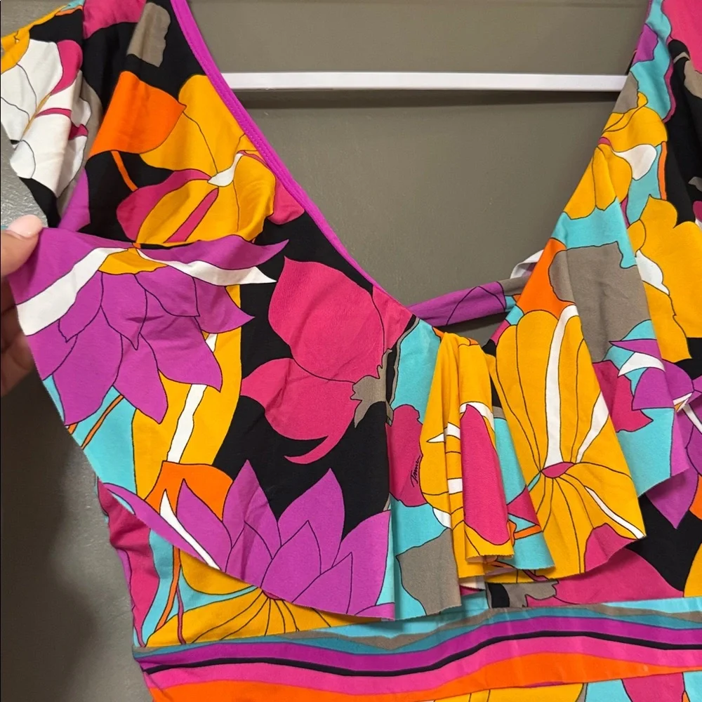 Trina Turk • Gemini Ruffle One Piece Swimsuit - Picture 4 of 8